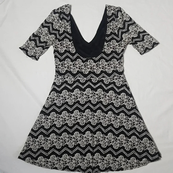 Everly Y2k 90s Preppy Medium black& ivory  Lace A Line flare dress stret… - Picture 8 of 8